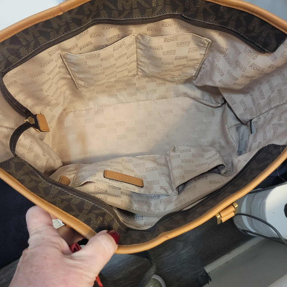Michael Kors Brown Large Tote Bag - Picture 3 of 6